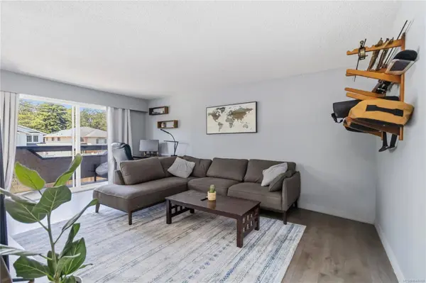 3800 Quadra St ##203, Saanich, BC V8R 5G4