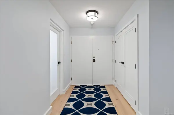 2920 Cook St ##501, Victoria, BC V8T 3S7