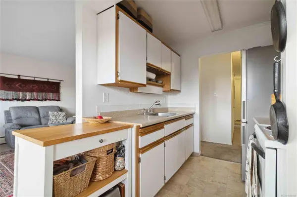 964 Heywood Ave ##211, Victoria, BC V8V 2Y5