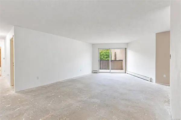 3800 Quadra St ##206, Saanich, BC V8X 1H8