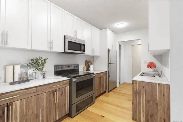 3800 Quadra St ##206, Saanich, BC V8X 1H8