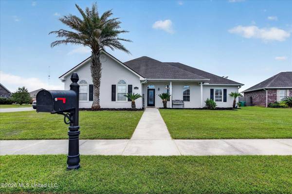 2109 Eva Avenue, Ocean Springs, MS 39564