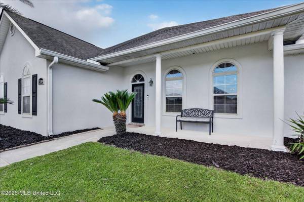 2109 Eva Avenue, Ocean Springs, MS 39564