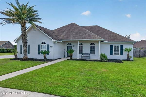 2109 Eva Avenue, Ocean Springs, MS 39564
