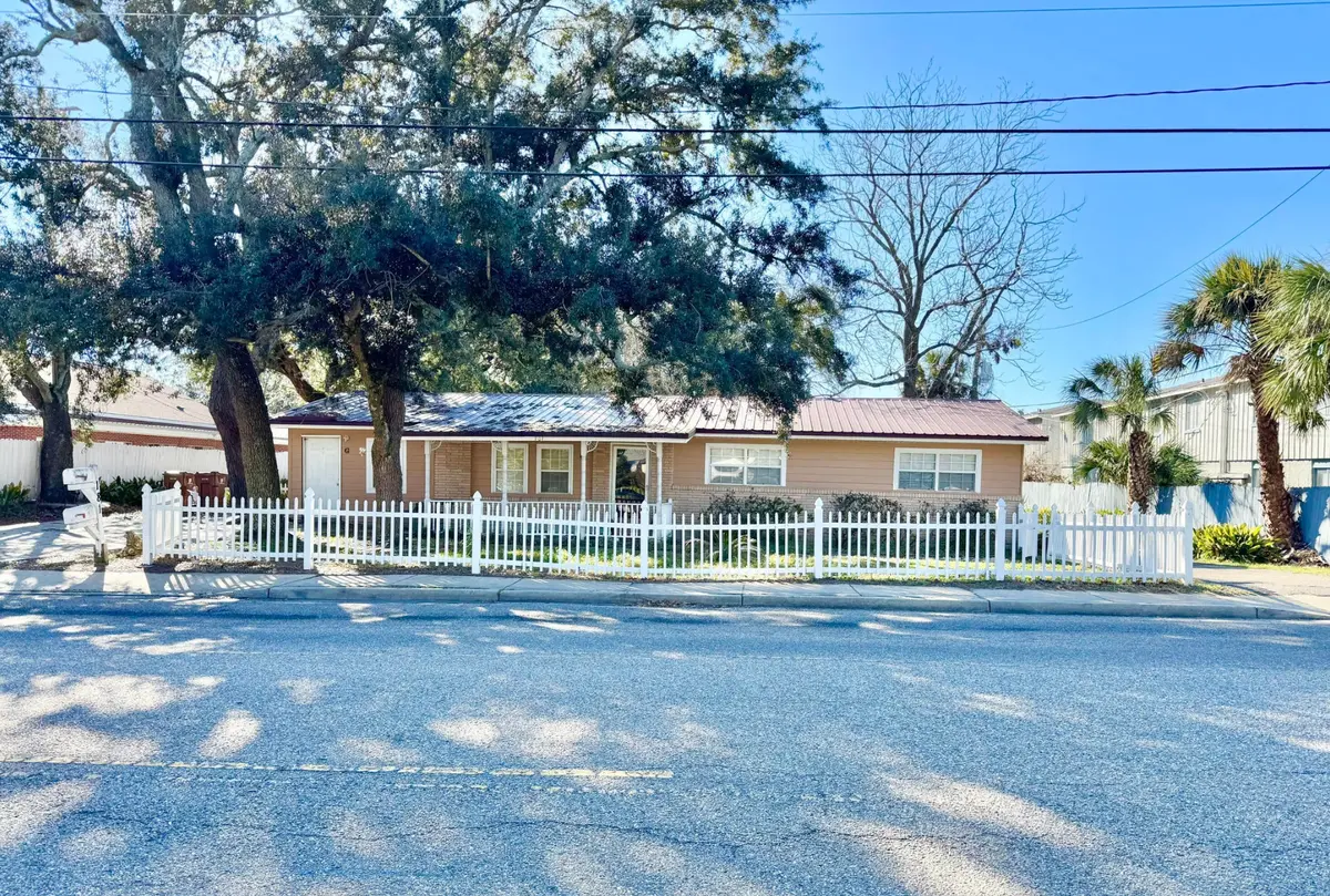 181 Rodenberg Ave, Biloxi, MS 39531-5334