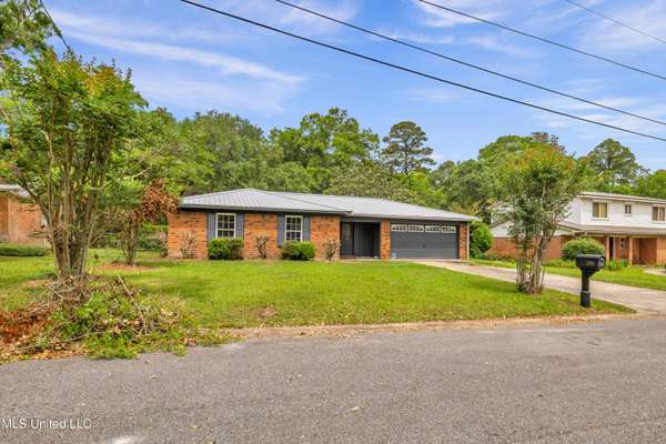 2319 Sandalwood Place, Gautier, MS 39553