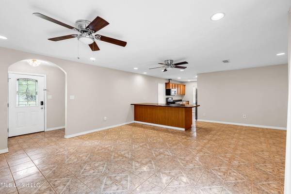 2319 Sandalwood Place, Gautier, MS 39553