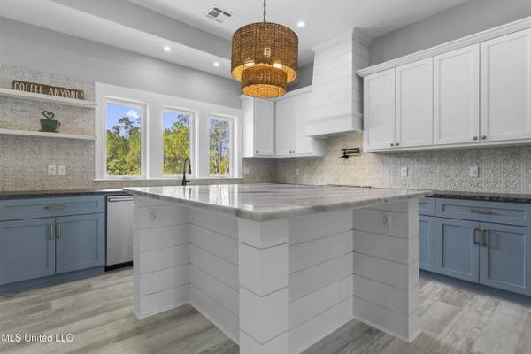 7420 Old Fort Bayou Road, Ocean Springs, MS 39564