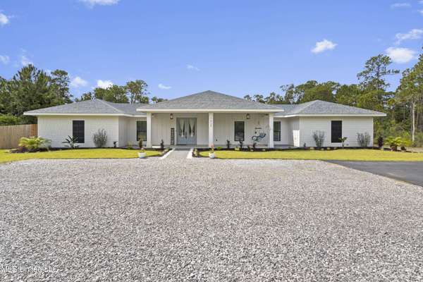 7420 Old Fort Bayou Road, Ocean Springs, MS 39564