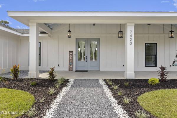 7420 Old Fort Bayou Road, Ocean Springs, MS 39564