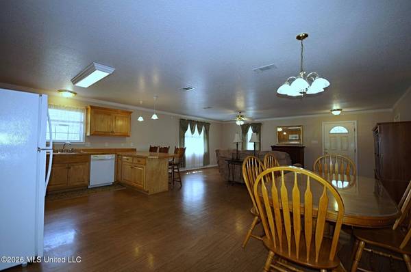 6008 Saint Martin Road, Biloxi, MS 39532