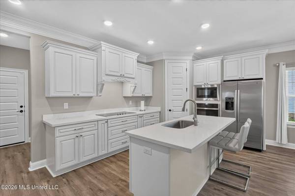 113 Everly Circle, Ocean Springs, MS 39564