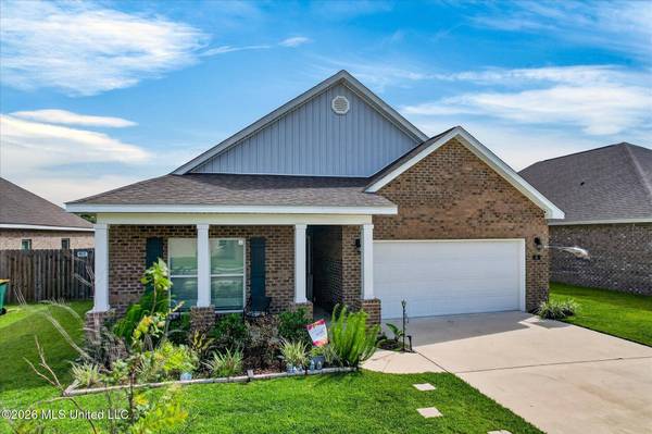81 Saltmeadow Circle, Ocean Springs, MS 39564
