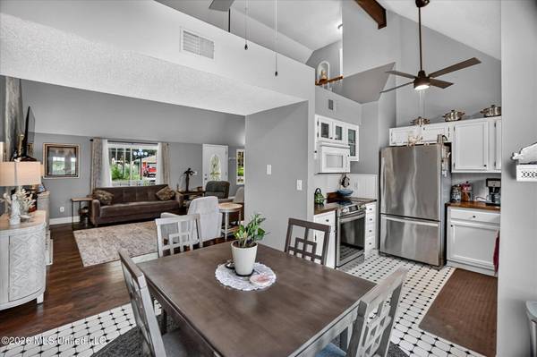 9211 Point Aux Chenes Road, Ocean Springs, MS 39564