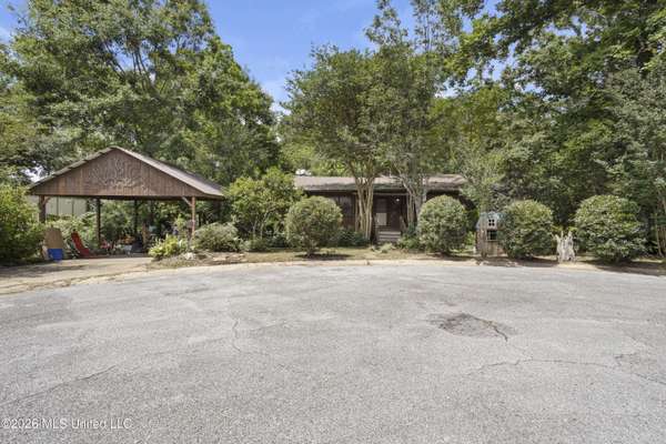 2831 Belmont Drive, Ocean Springs, MS 39564