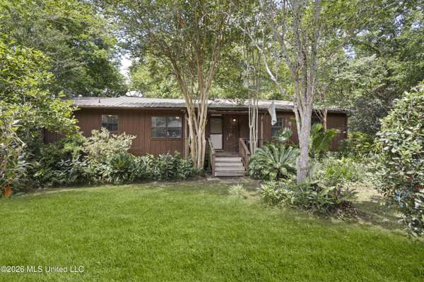 2831 Belmont Drive, Ocean Springs, MS 39564