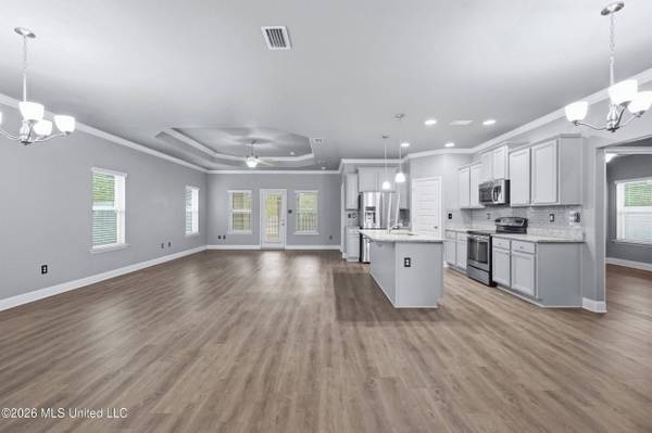 212 Sandy Drive, Ocean Springs, MS 39564