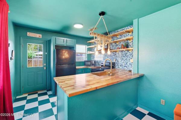518 Genin Street, Bay Saint Louis, MS 39520