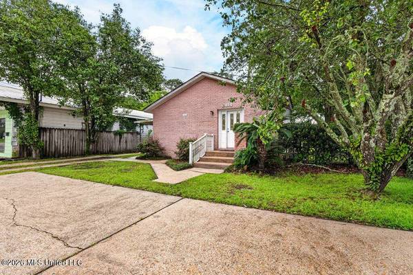 2414 Ingalls Avenue, Pascagoula, MS 39567