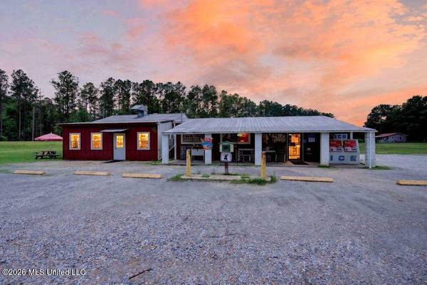 11 Cut-off Road, Perkinston, MS 39573