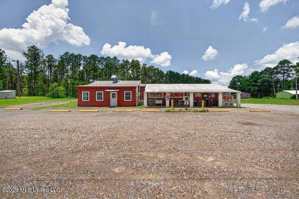 11 Cut-off Road, Perkinston, MS 39573