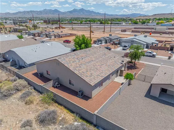 933 E Beverly AVE, Kingman, AZ 86409