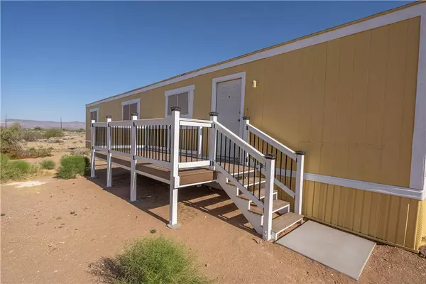 3883 N Hassayampa RD, Golden Valley, AZ 86413