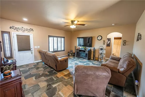 2445 Graystone DR, Kingman, AZ 86409