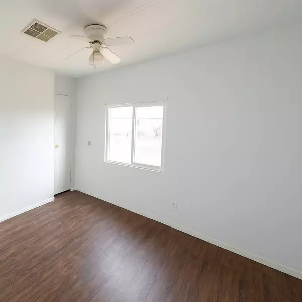 3833 W Burro DR, Golden Valley, AZ 86413