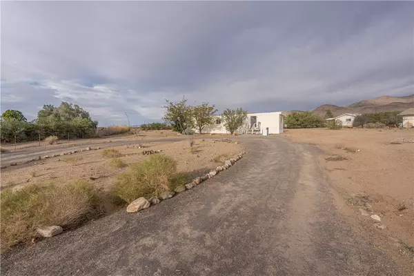 3833 W Burro DR, Golden Valley, AZ 86413