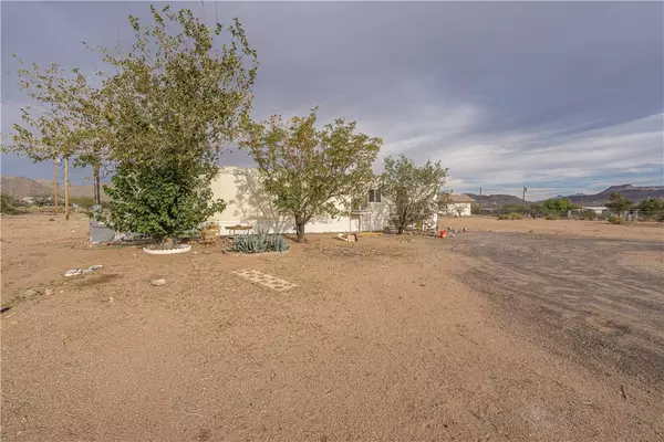 3833 W Burro DR, Golden Valley, AZ 86413