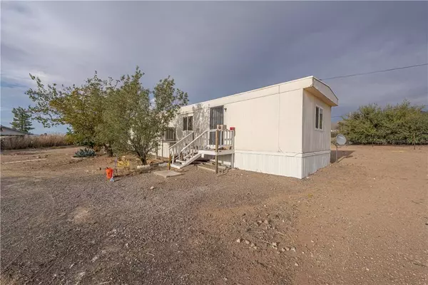 3833 W Burro DR, Golden Valley, AZ 86413