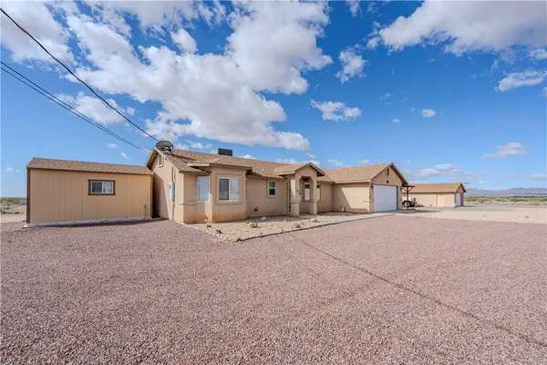 4568 W Scott DR, Golden Valley, AZ 86413