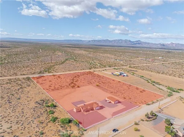 4568 W Scott DR, Golden Valley, AZ 86413