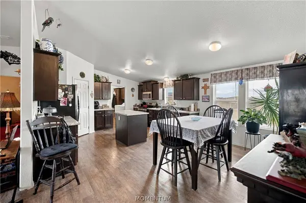 3464 W Rancho RD, Golden Valley, AZ 86413