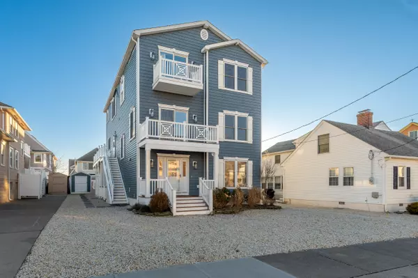 29 4th Ave, Lavallette, NJ 08735-3429