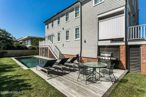 1039 Barnegat Lane, Mantoloking, NJ 08738