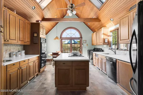 50 Bridge Avenue, Bay Head, NJ 08742