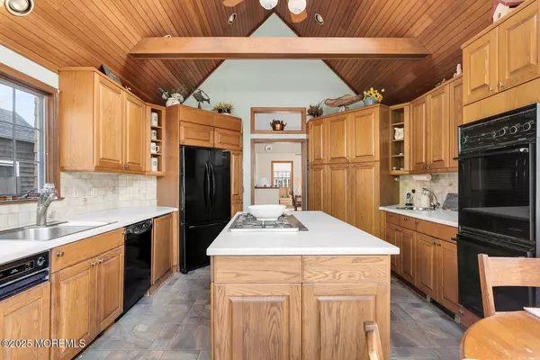 50 Bridge Avenue, Bay Head, NJ 08742