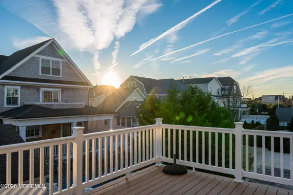 29 4th Avenue, Lavallette, NJ 08735