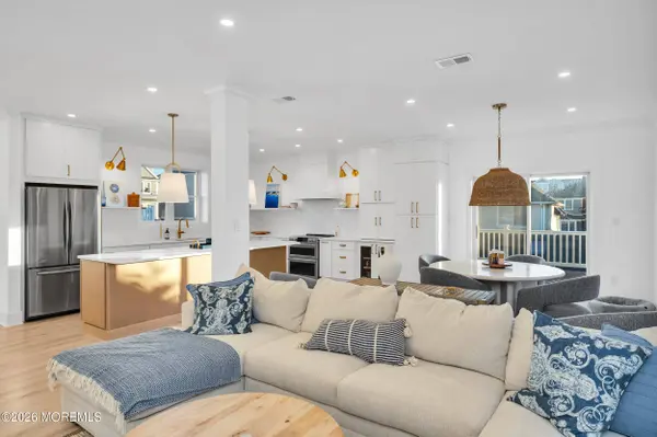 29 4th Avenue, Lavallette, NJ 08735