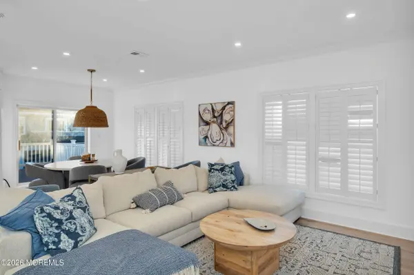 29 4th Avenue, Lavallette, NJ 08735