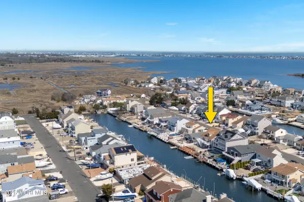 20 W Granada Drive, Brick, NJ 08723