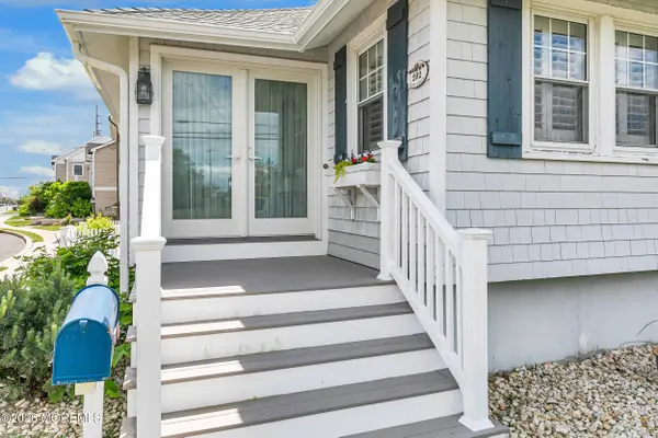 202 Lake Avenue, Bay Head, NJ 08742