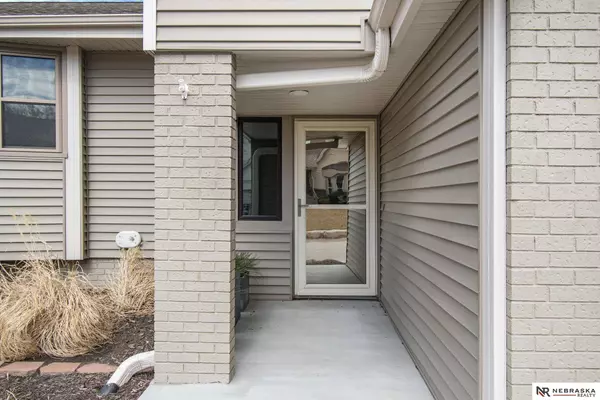 15234 Pepperwood Drive, Omaha, NE 68154