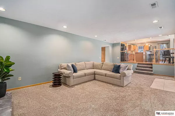 15234 Pepperwood Drive, Omaha, NE 68154