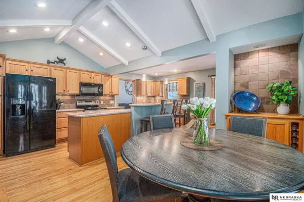 15234 Pepperwood Drive, Omaha, NE 68154