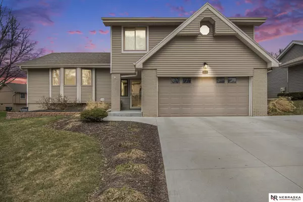 15234 Pepperwood Drive, Omaha, NE 68154