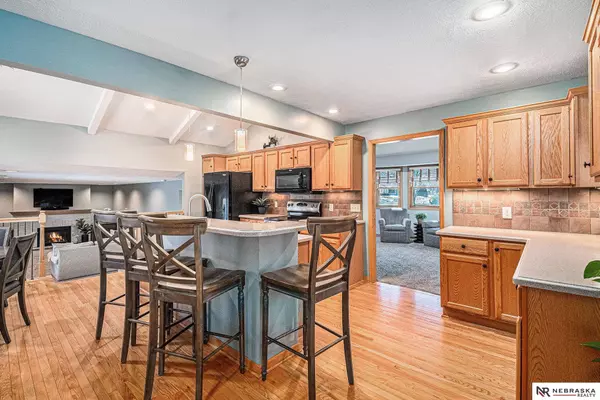 15234 Pepperwood Drive, Omaha, NE 68154