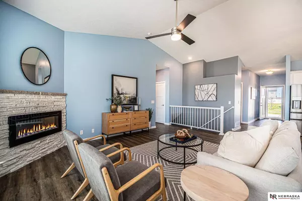 7304 N 167th Street, Bennington, NE 68007